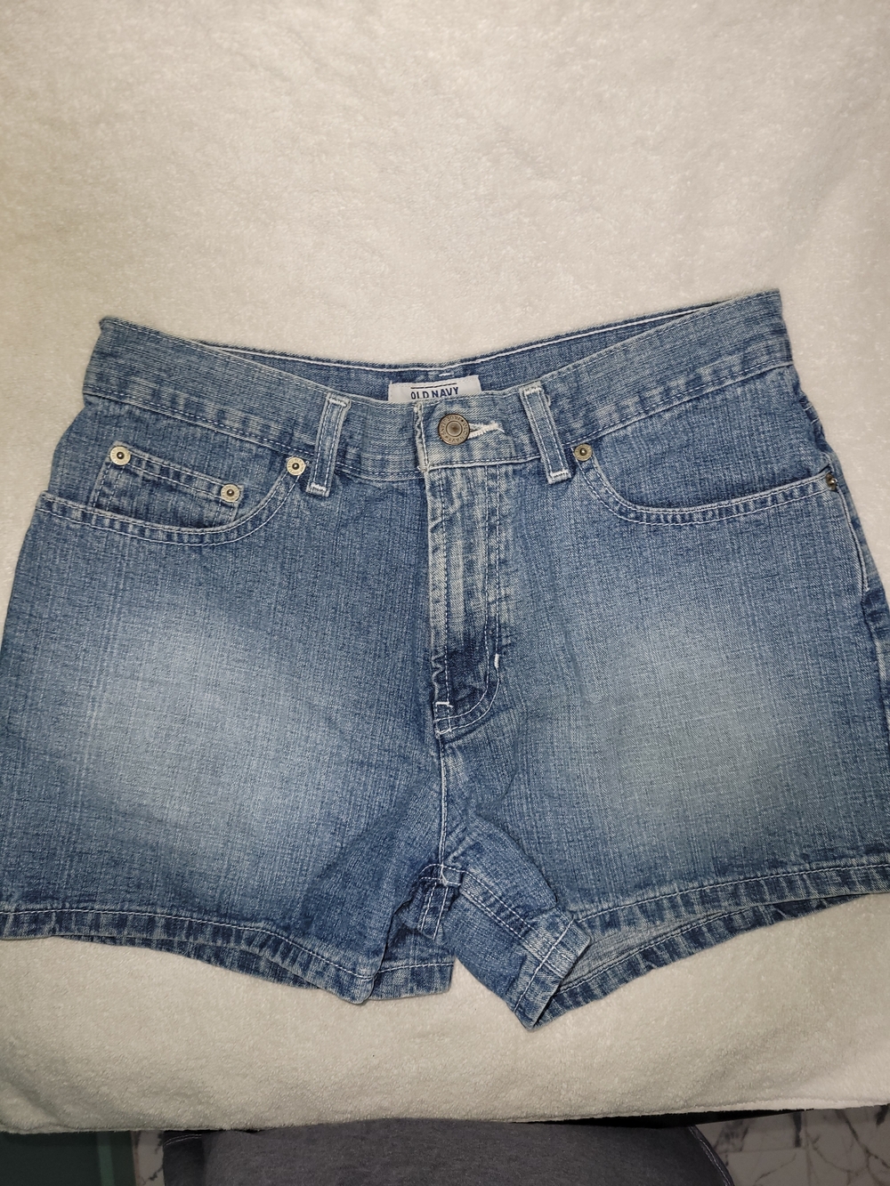 Old Navy Light Blue 3" Denim Shorts - Classic Cut Size 6 EUC